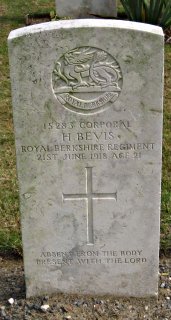 Herbert Bevis at St. Venant-Robecq Road British Cemetery, Robecq